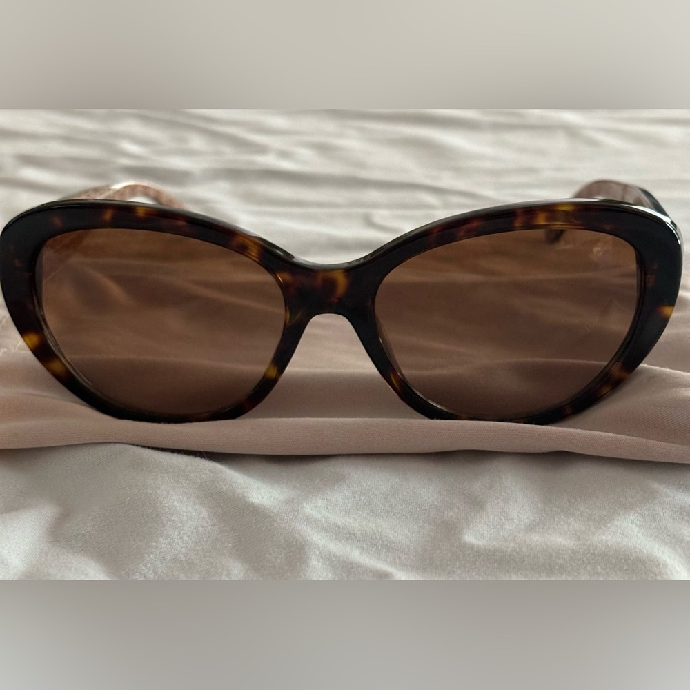 Tory Burch Sunglasses Tortoise - Picture 4 of 7